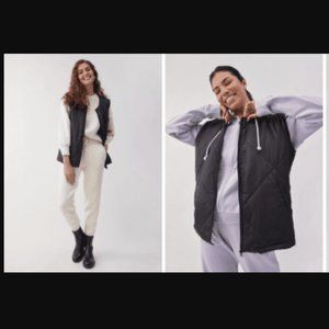 🔥3/$30 NEW SOCIALITE Quilted Puffer Vest  Size S/M Black Retail Price $60.00